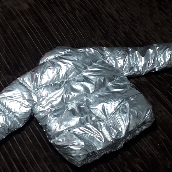 Girls Size 4-5 Silver Puffer Jacket - Picture 3 of 7